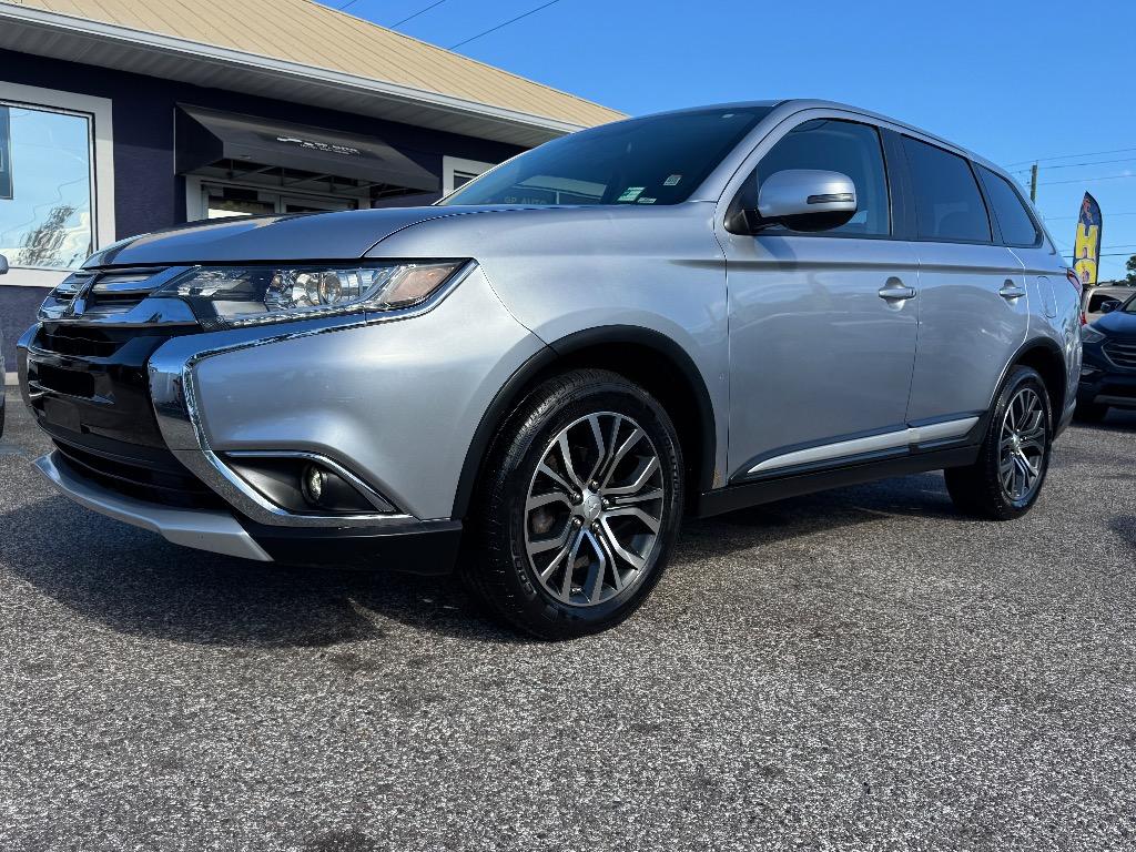 2016 Mitsubishi Outlander SE