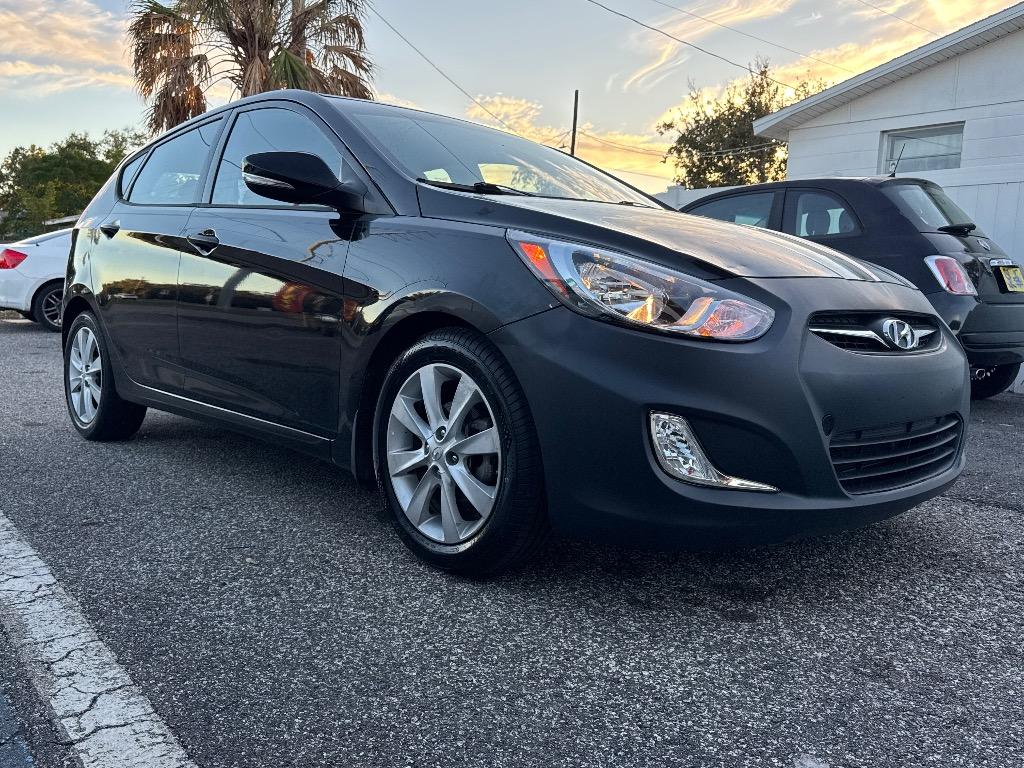 2013 Hyundai Accent SE