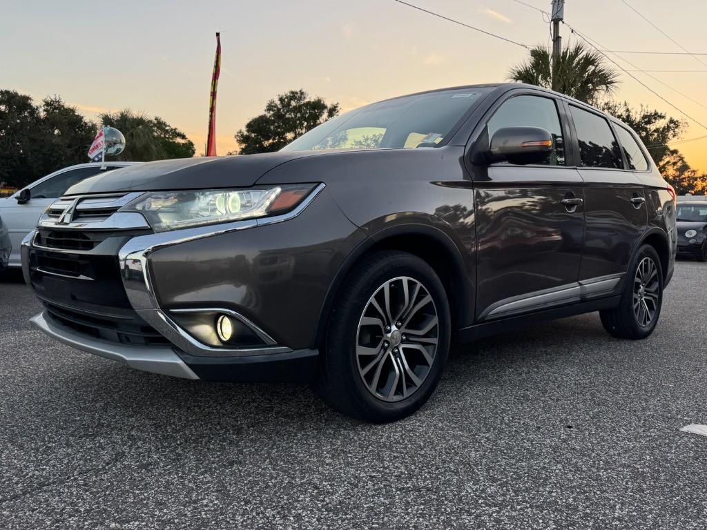2016 Mitsubishi Outlander SE