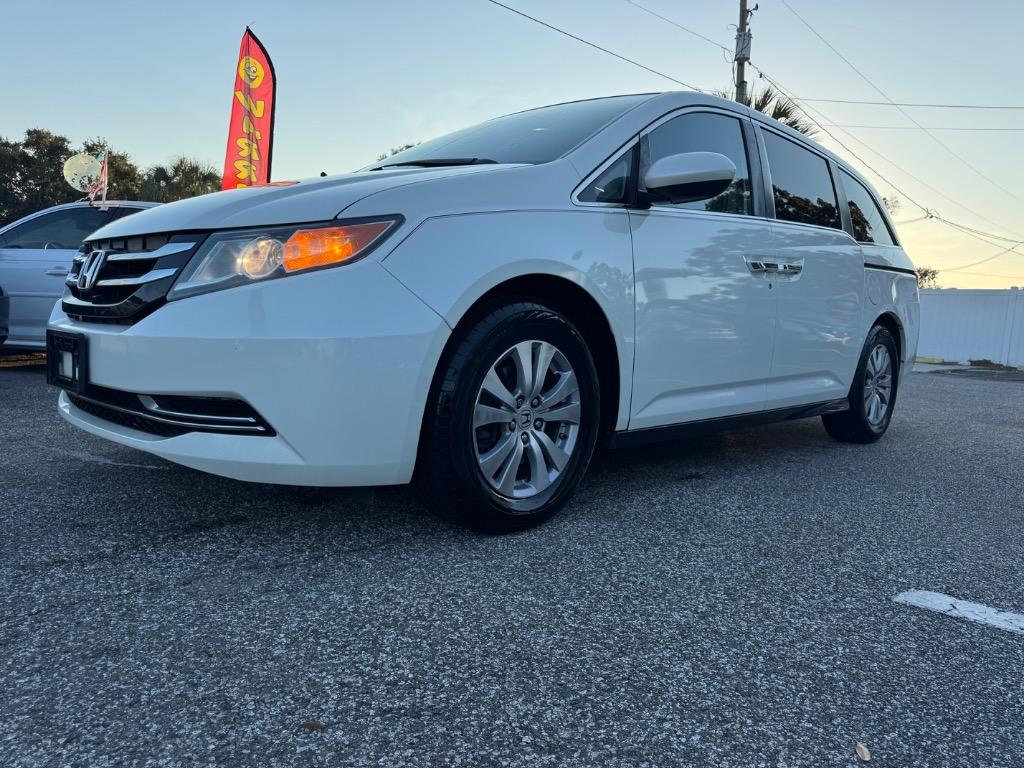 2017 Honda Odyssey SE's photo